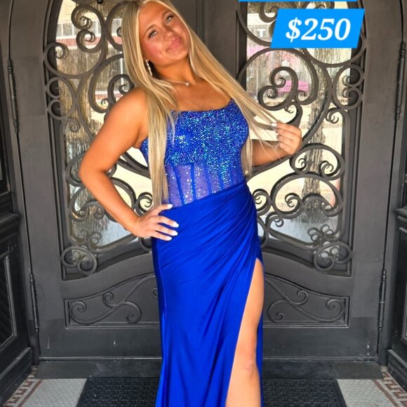 Ashley Lauren size 12 - Picture 1 of 2